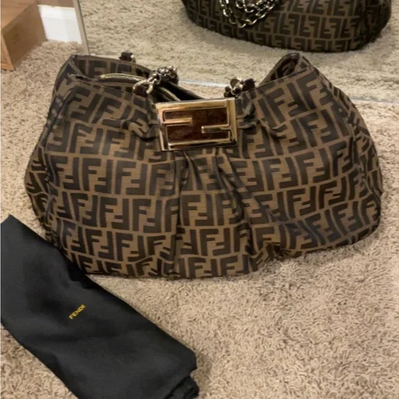 美品♡ SHE Tokyo Meghan hounds-tooth 36 Fendi Tobacco Zucca Print Canvas Mia Shoulder Bag - 8BR616